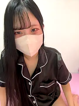 Snapshot of noa_uxu chatting on 09.26.25 noa uxu online show from 09.26.25