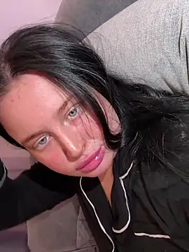 Snapshot of brunetteGirl274 chatting on 10.02.25 brunetteGirl274 online show from 10.02.25