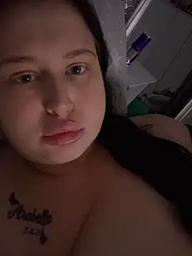 Snapshot of brunetteGirl274 chatting on 10.12.25 brunetteGirl274 online show from 10.12.25