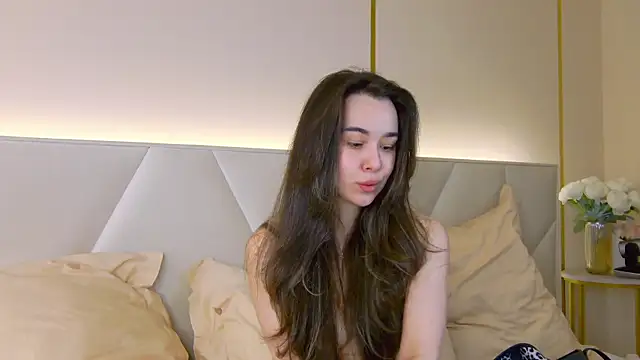 MiaMarlow online show from 11.07.25