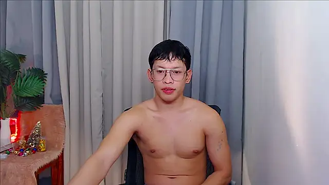 Snapshot of pinkcock_froi2305 chatting on 10.18.25 pinkcock froi2305 online show from 10.18.25