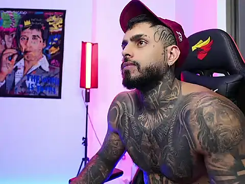 logan hugh8 online show from 11.04.25