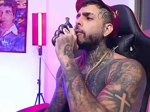 logan hugh8 online show from 11.09.25