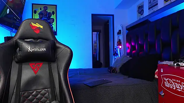 logan hugh8 online show from 01.14.26