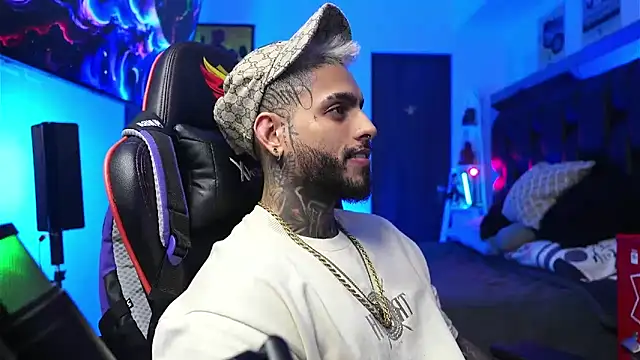 logan hugh8 online show from 02.03.26