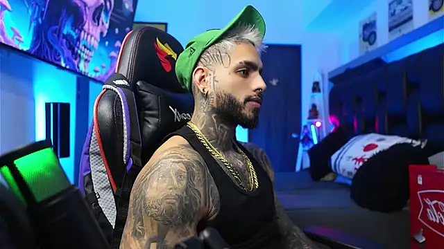 logan hugh8 online show from 02.10.26