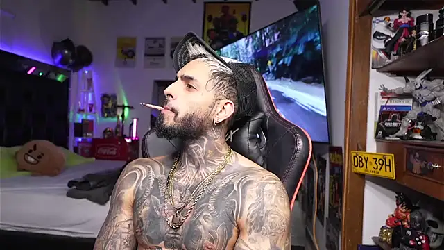 logan hugh8 online show from 03.24.26