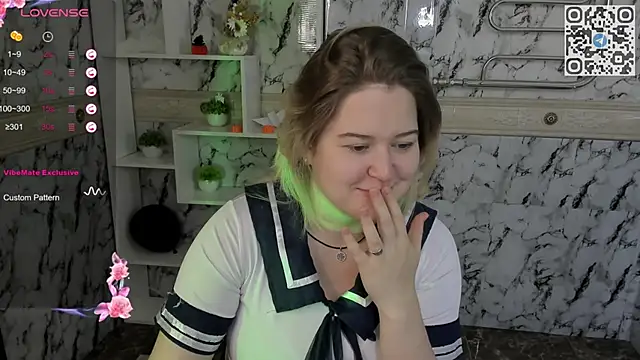 HelenHartt online show from 11.04.25