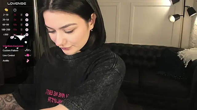 Dark Moni online show from 10.03.25