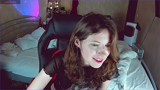 Snapshot of Agata_in_Wonderland chatting on 09.14.25 Agata in Wonderland online show from 09.14.25