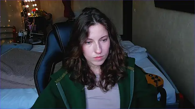 Snapshot of Agata_in_Wonderland chatting on 11.04.25 Agata in Wonderland online show from 11.04.25