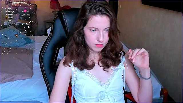 Snapshot of Agata_in_Wonderland chatting on 11.06.25 Agata in Wonderland online show from 11.06.25