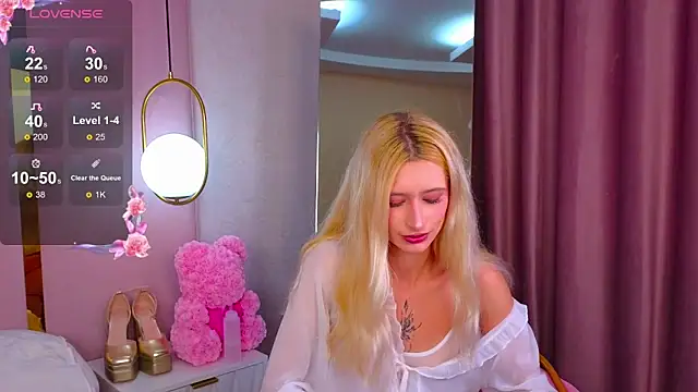 Monica Leen online show from 09.19.25