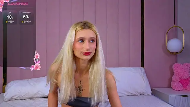 Monica Leen online show from 09.26.25