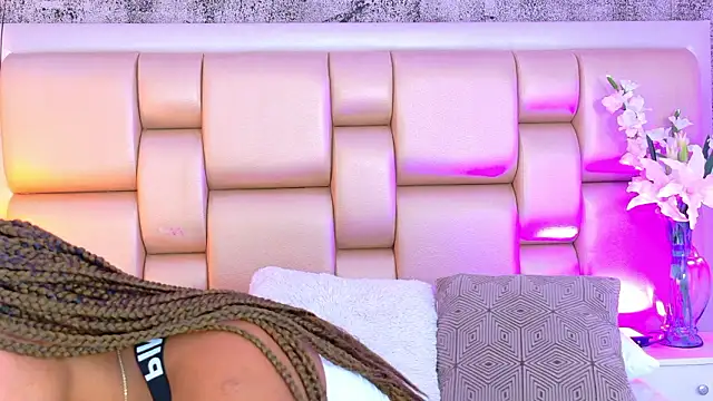 AngelaRoberts online show from 02.18.26