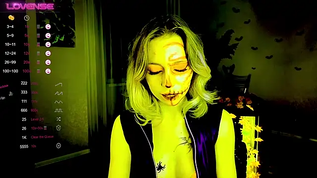 NyxaThorn online show from 10.31.25