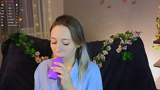 NyxaThorn online show from 01.18.26