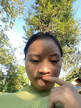   Nhug  05 online show from 10.05.25