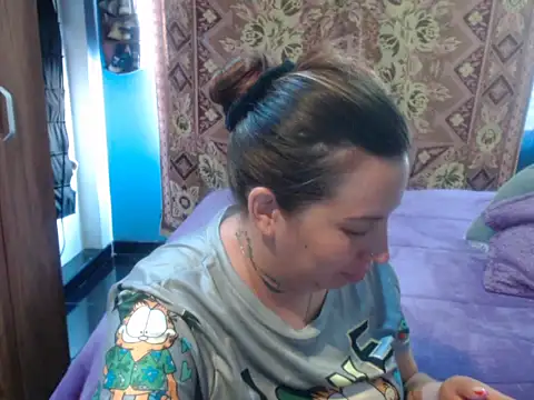 Snapshot of cloequeen15 chatting on 05.06.26 cloequeen15 online show from 05.06.26