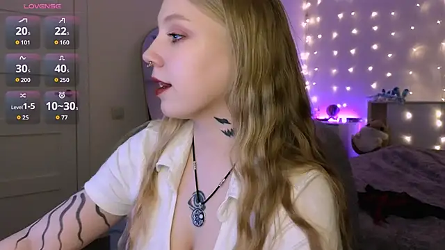 Snapshot of RebeccaAster chatting on 04.21.26 RebeccaAster online show from 04.21.26