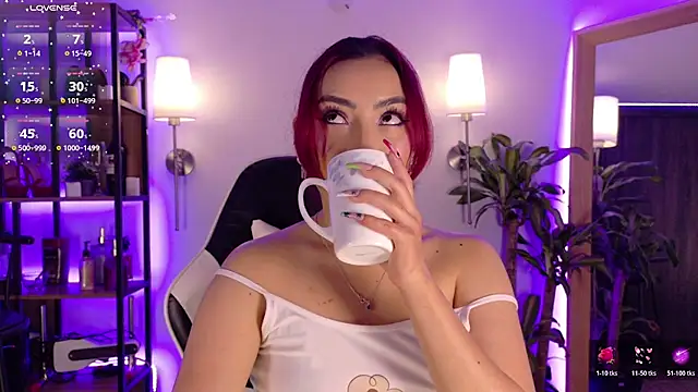 Snapshot of Silvana_Goddess chatting on 04.28.26 Silvana Goddess online show from 04.28.26