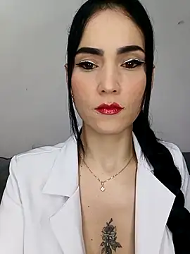 Snapshot of jamila_zair chatting on 10.22.25 jamila zair online show from 10.22.25