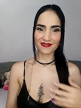 Snapshot of jamila_zair chatting on 10.27.25 jamila zair online show from 10.27.25