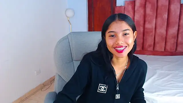 Milaa Star  online show from 10.09.25