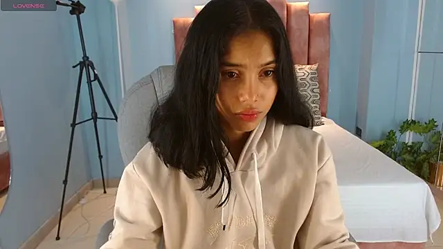 Milaa Star  online show from 02.25.26