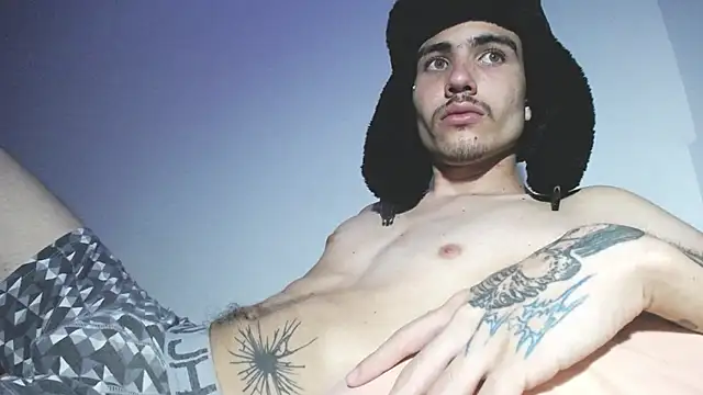 Snapshot of Onzas_ chatting on 09.20.25 Onzas  online show from 09.20.25