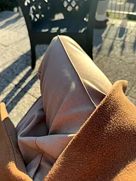 maialexte online show from 12.14.25