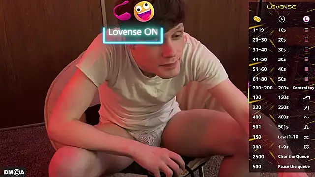 Snapshot of BigIncognitoXXX chatting on 04.25.26 BigIncognitoXXX online show from 04.25.26