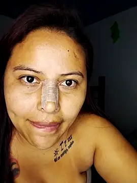 Snapshot of yelezia chatting on 10.11.25 yelezia online show from 10.11.25