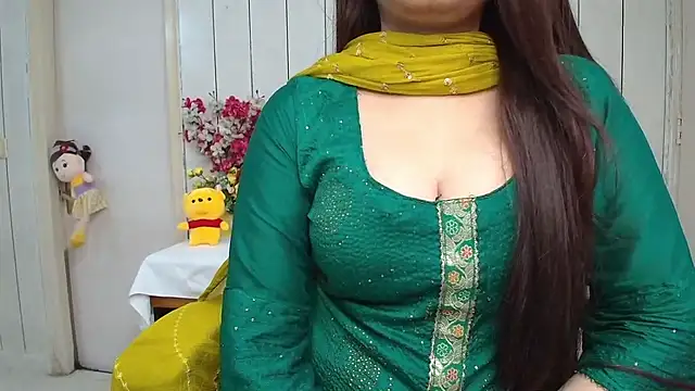 Snapshot of ruby100 chatting on 02.06.26 ruby100 online show from 02.06.26