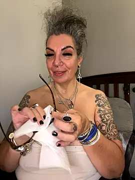 dieseldame1313 online show from 11.03.25