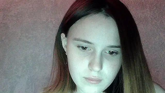 SweetLoraa online show from 10.31.25