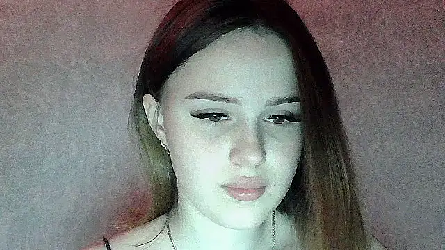 SweetLoraa online show from 11.28.25