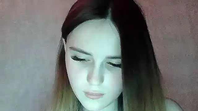 SweetLoraa online show from 01.05.26