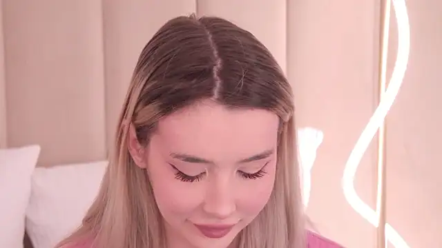 Nesolla online show from 02.02.26