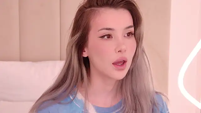 Nesolla online show from 03.30.26