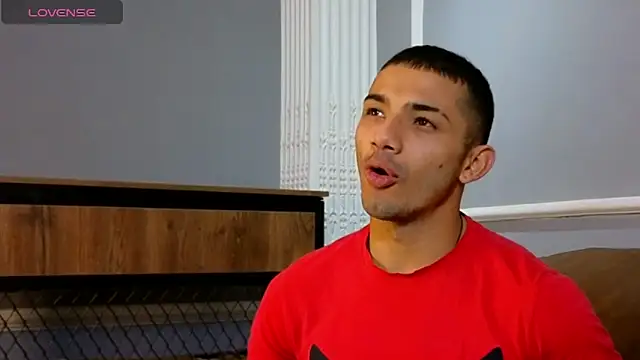 Snapshot of ArturoCardona_ chatting on 10.13.25 ArturoCardona online show from 10.13.25