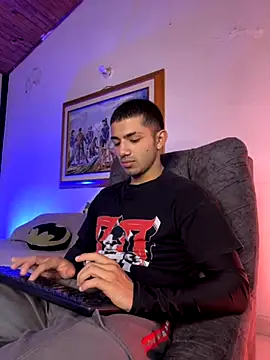 Snapshot of ArturoCardona_ chatting on 11.17.25 ArturoCardona online show from 11.17.25