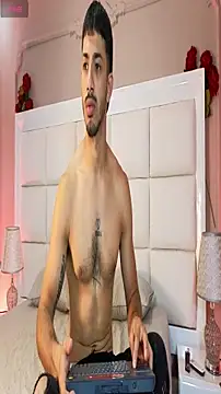 Snapshot of ArturoCardona_ chatting on 01.14.26 ArturoCardona online show from 01.14.26