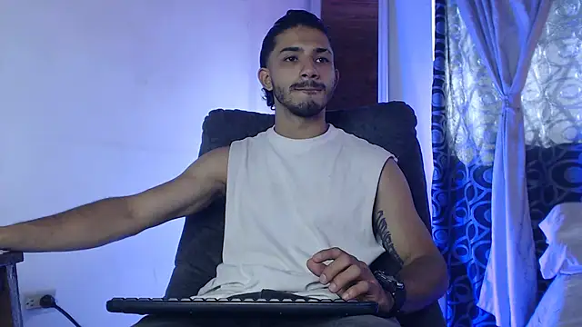 Snapshot of ArturoCardona_ chatting on 05.11.26 ArturoCardona online show from 05.11.26
