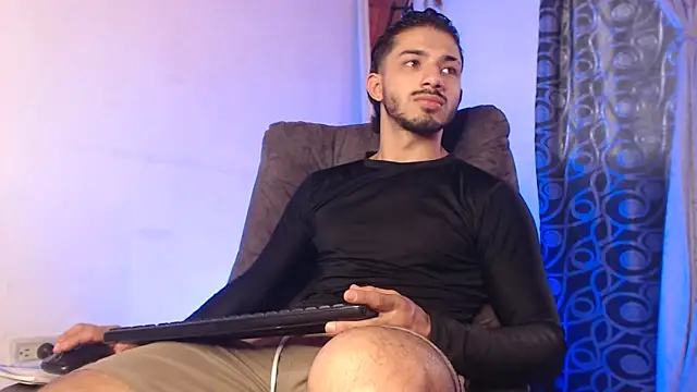 Snapshot of ArturoCardona_ chatting on 05.15.26 ArturoCardona online show from 05.15.26
