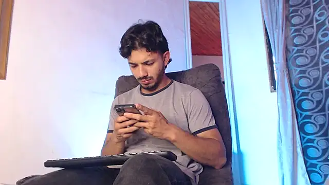Snapshot of ArturoCardona_ chatting on 05.20.26 ArturoCardona online show from 05.20.26