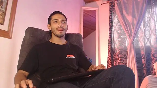 Snapshot of ArturoCardona_ chatting on 05.30.26 ArturoCardona online show from 05.30.26