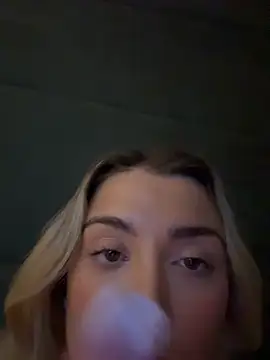 Snapshot of ellariverss chatting on 09.17.25 ellariverss online show from 09.17.25