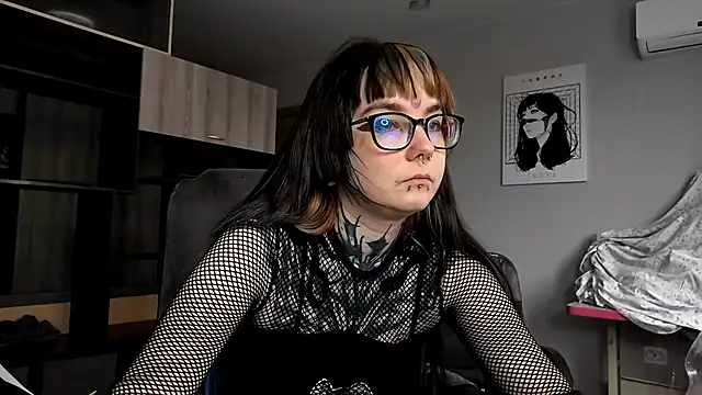 HighelikeGirl online show from 11.10.25