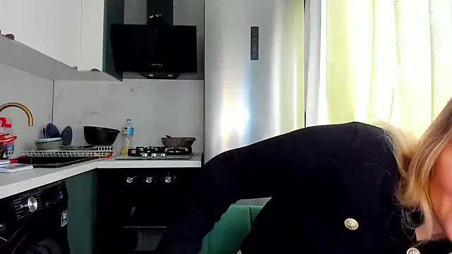 SunshineEmma online show from 10.06.25